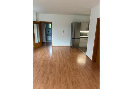 Neu renovierte 2-Zimmer Penthouse-Wohnung in ruhiger Lage - Metten