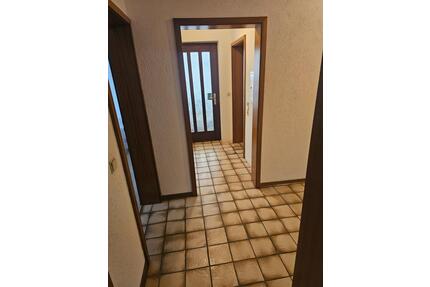 Wohnung zu vermieten als WG - 650,00&nbsp;EUR Kaltmiete, ca.&nbsp; 85,00&nbsp;m&sup2; in Hof (PLZ: 56472)