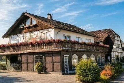 Vielseitiges Immobilienemsemble mit Renditepotenzial auf 1700 qm - Schieder-Schwalenberg