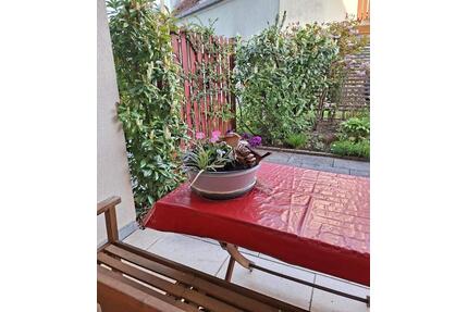 Toppgepflegte 2-Zimmer-ETW im EG mit privatem Gartenanteil - Berngau