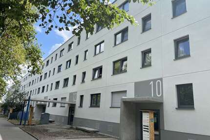 Wohnung zum Mieten in Halle (Saale) 368,00 € 56.65 m²