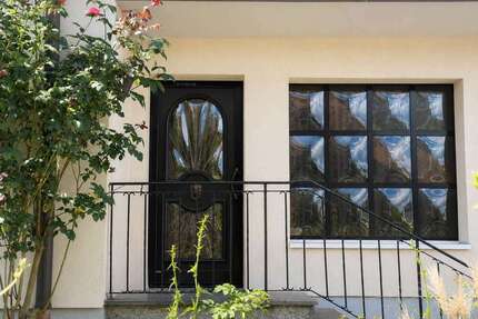 Haus zum Mieten in Bad Homburg vor der Höhe-Ober-Erlenbach 2.900,00 € 272 m²