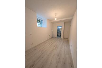 Souterrain Zimmer - 600,00&nbsp;EUR Kaltmiete, ca.&nbsp; 20,00&nbsp;m&sup2; in Karlsruhe (PLZ: 76227) Durlach