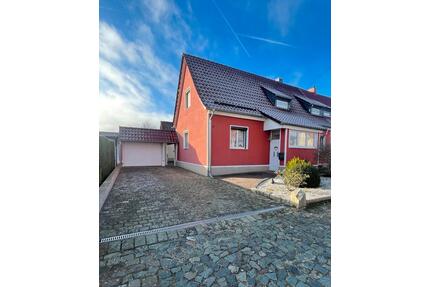 Verkaufe Doppelhaushälfte mit Garage in beliebter Stadtrandlage - Halberstadt