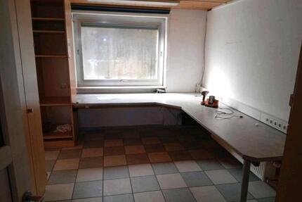 Büro zu vermieten - 200,00&nbsp;EUR Kaltmiete, in Schöntal (PLZ: 74214)