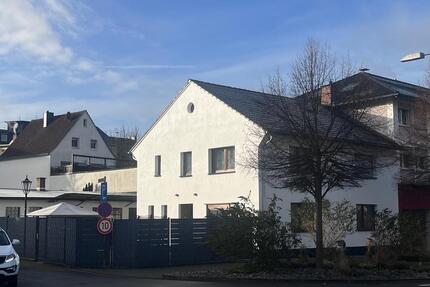 Kernsaniertes modernes Einfamilienhaus in zentraler Lage - Wissen