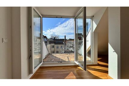 Sonne satt: Dachgeschoss mit Süd-Terrasse, Weitblick nach Westen - Berlin Neukölln