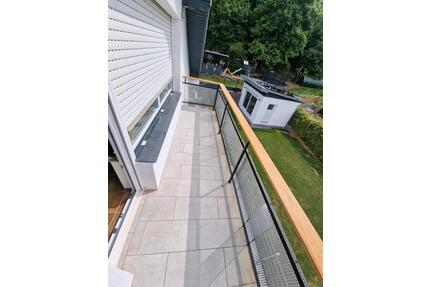 3,5 Zimmer DG Wohnung - 1.100,00&nbsp;EUR Kaltmiete, ca.&nbsp; 87,00&nbsp;m&sup2; in Oedheim (PLZ: 74229)