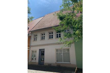 Geschäftshaus - 295.000,00&nbsp;EUR Kaufpreis, ca.&nbsp; 150,00&nbsp;m&sup2; in Bad Windsheim (PLZ: 91438)