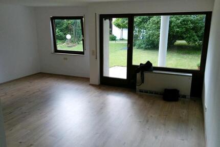 helle 1 Zimmerwohnung mit Küche, Terrasse, Garten und TG - Stuttgart Vaihingen