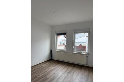 5 ZKB ab SOFORT zentrale Lage - 1.400,00&nbsp;EUR Kaltmiete, ca.&nbsp; 132,00&nbsp;m&sup2; in Groß-Zimmern (PLZ: 64846)