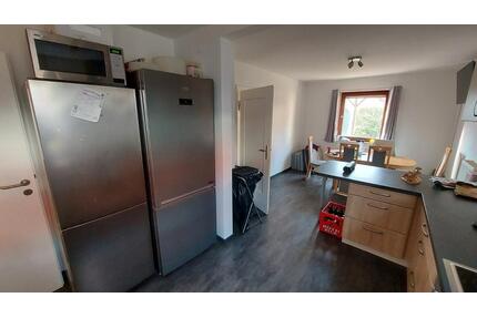 Zimmer in einer WG in einem dreistöckigen Haus zu vermieten. - Schweinfurt Bellevue