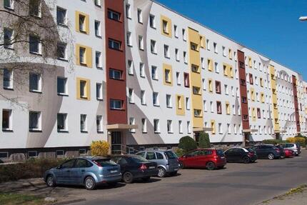 Stralsund 3-Raum-Wohnung 77m² Küche Balkon Keller Parkplatz ruhig