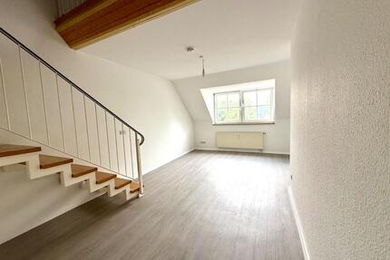 Highlight im Dachgeschoss inkl. Stellplatz - Limbach-Oberfrohna