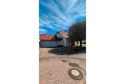 Einfamilienhaus - 795.000,00&nbsp;EUR Kaufpreis, ca.&nbsp; 178,00&nbsp;m&sup2; in Hagelstadt (PLZ: 93095)