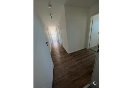 Schöne helle 4 Zimmerwohnung - 1.100,00&nbsp;EUR Kaltmiete, ca.&nbsp; 100,00&nbsp;m&sup2; in Schleswig (PLZ: 24837)