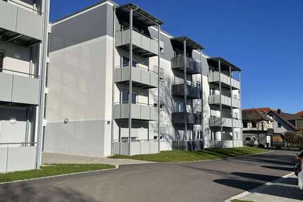 Wohnung zum Mieten in Erbendorf 538,00 € 65.37 m²