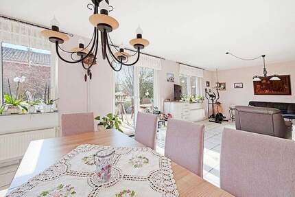 Großzügiges Ein- oder Zweifamilienhaus in bevorzugter Feldrandlage! - Rehburg-Loccum Bad Rehburg