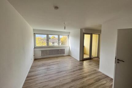 Schöne 1,5 Zimmer Wohnung Balkon neue Küche neues Bad mit Fenster - Göttingen Grone