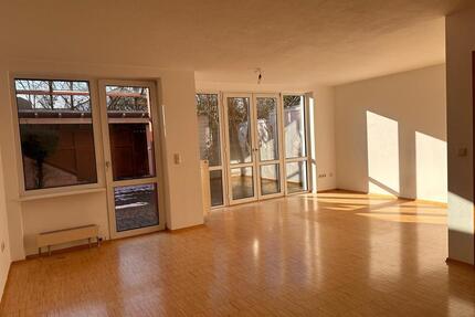 Renoviertes Reihenhaus im Salz mit Garage & kleinem Innenhof – sofort frei - Bad Neustadt an der Saale