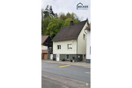Haus zum Kaufen in Marsberg 129.000,00 € 135 m²