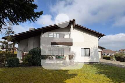 Haus zum Kaufen in Neuhaus 369.000,00 € 197 m²