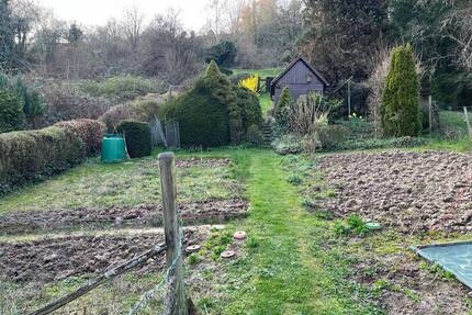 Sonniges Gartengrundstück im Landschaftsschutzgebiet mit Gartenhaus - Remshalden - Geradstetten Beinstein