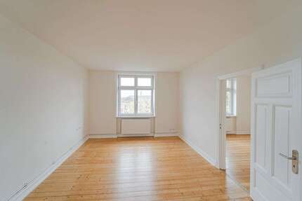 Wohnung zum Kaufen in Lübeck 229.000,00 € 64.05 m²