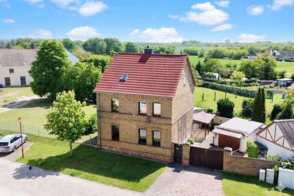 Haus zum Kaufen in Bitterfeld-Wolfen 139.000,00 € 131.71 m²
