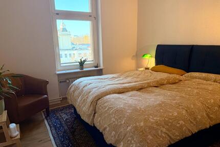 Großzügige, möblierte 4-Zimmer-Wohnung mit Balkon am Hermannplatz - Berlin Neukölln