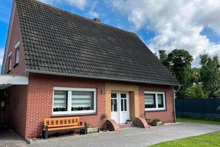 Von Privat - Einfamilienhaus mit großem Grundstück und Bauplatz - Ihlow