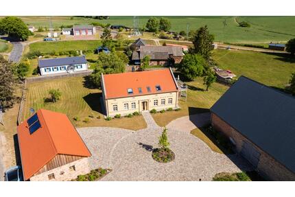 Historischer Gutshof - Hofstelle mit 3.600 Quadratmetern - Usedom