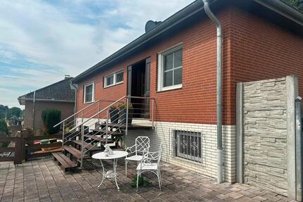 Freistehendes Einfamilienhaus auf 654 m² Traumgrundstück - Dormagen Broich
