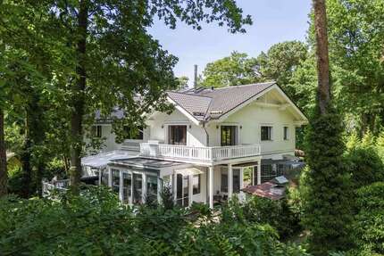 Haus zum Kaufen in Michendorf 4.950.000,00 € 678 m²