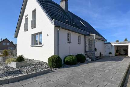 Haus zum Kaufen in Alsdorf-Begau 430.000,00 € 136 m²