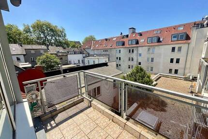 Helle 3 Zimmerwohnung mit Balkon in zentraler Lage - Krefeld Stadtmitte