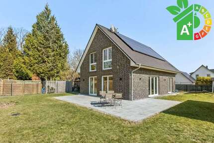 Haus zum Kaufen in Wustermark 595.000,00 € 137.08 m²