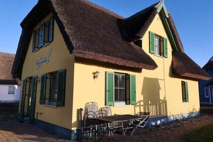 Reethaus in TOP Lage bis 6 Personen mit Kamin Waschmaschine ca 150 m zur Ostsee komplett eingerichtet - Glowe