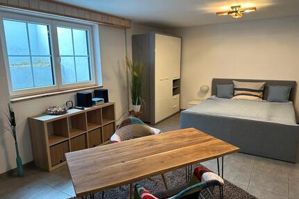 Kleine Ferien Arbeiter Kellerwohnung mit Tageslicht für 2 Person - Scheuring