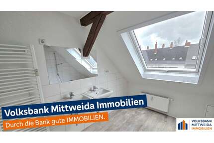 Gemütliche 3-Zimmer-Dachgeschosswohnung mit Sichtbalken in Chemnitz-Hilbersdorf!