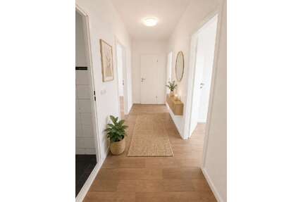Wohnung zum Mieten in Gera 375,00 € 67.97 m²