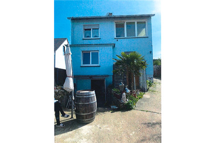 Freistehendes Ein- Zweifamilienhaus auf 785 m² großem Grundstück - Gau-Algesheim