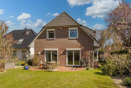 Einfamilienhaus mit großem Garten in familienfreundlicher und ruhiger Lage von Hamburg-Schnelsen!