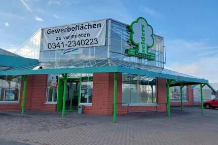 lichtdurchflutete Verkaufsfläche im Fachmarktzentrum Selders in Delitzsch zu vermieten.