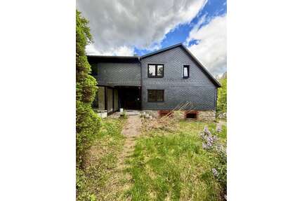 Haus zum Kaufen in Schalkau 130.000,00 € 178 m²