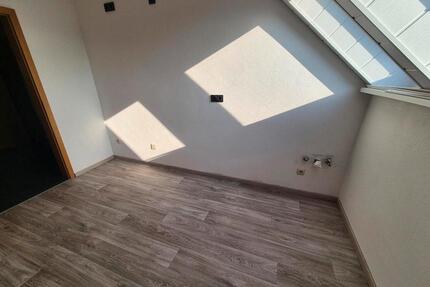 Wohnung zu vermieten - 900,00&nbsp;EUR Kaltmiete, ca.&nbsp; 90,00&nbsp;m&sup2; in Kirchhain (PLZ: 35274)