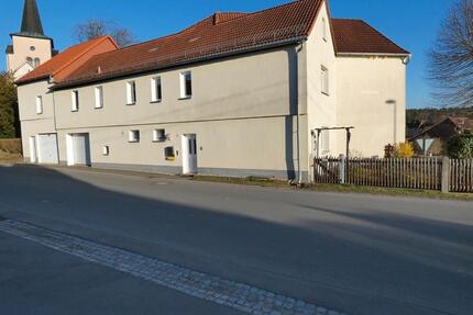 Freistehendes Ein-bis Zweifamilienhaus mit Nebengelass und Garten - Münchenbernsdorf