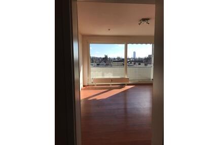 Helle 3-Zimmer Wohnung im 6. OG mit Balkon Nürnberg-Schoppershof