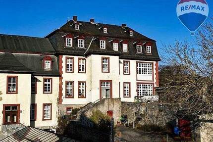 Eigentumswohnung: 3-Zimmer-Küche-Bad mit dem Charmes eines Altbaus - Weilburg