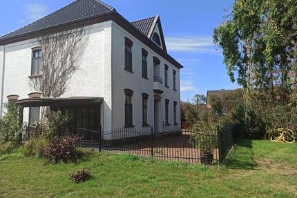 Helle Wohnung im 1. OG in saniertem denkmalgeschützten Herrenhaus - Kevelaer Kervenheim